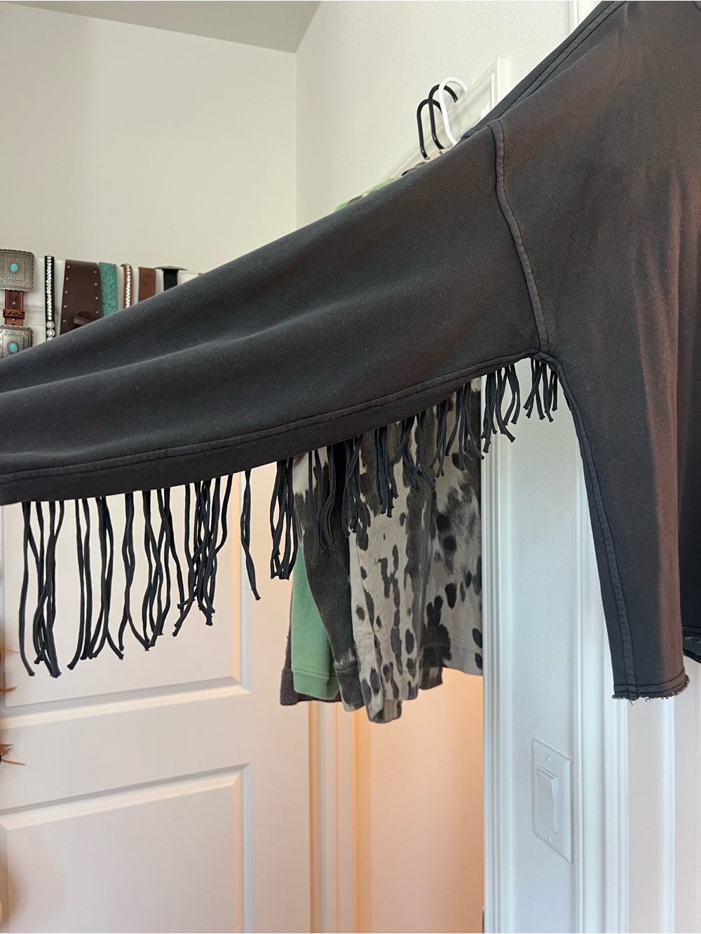 Black Women's Grey Fringed Crewneck Pullover